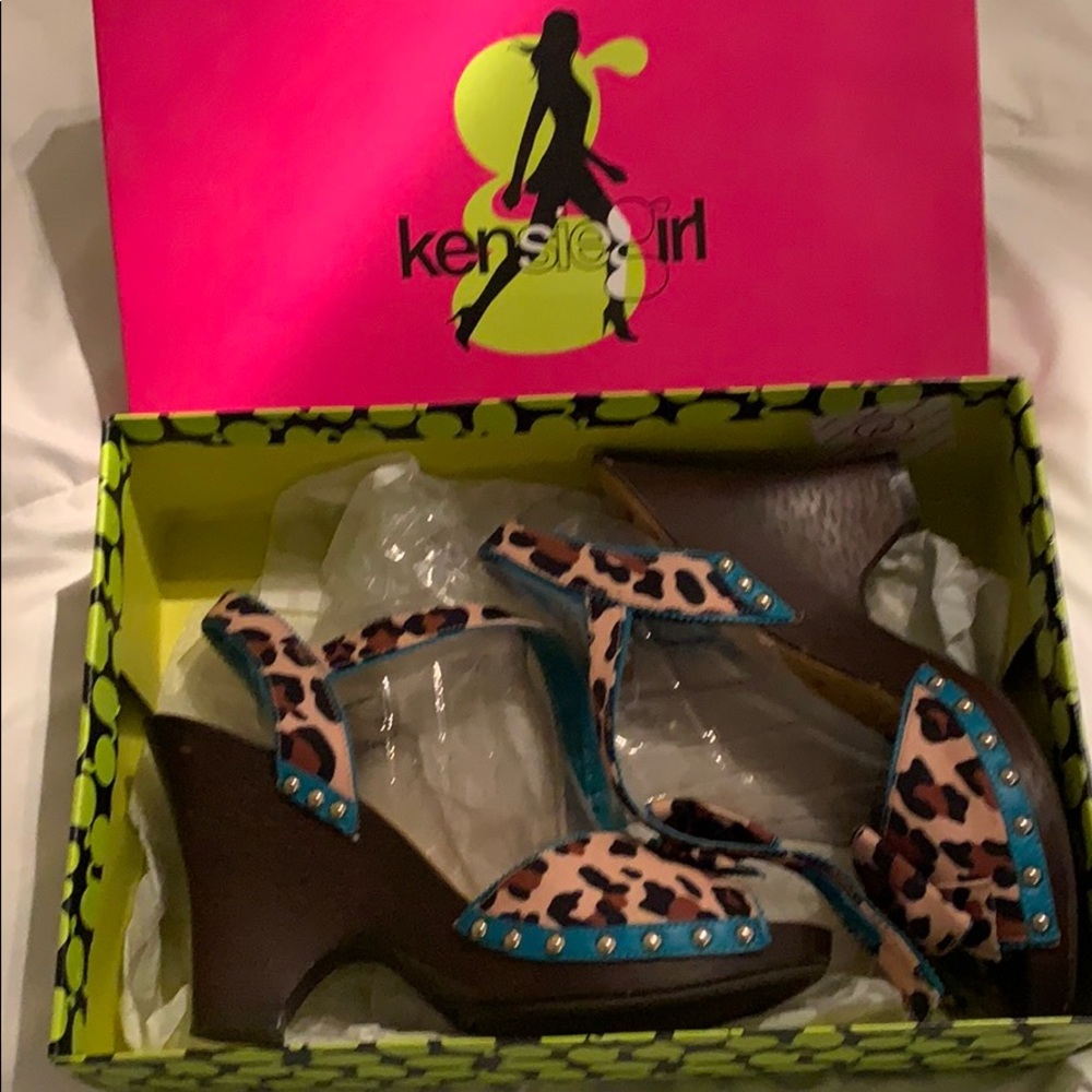 KENSIE leopard print sandals